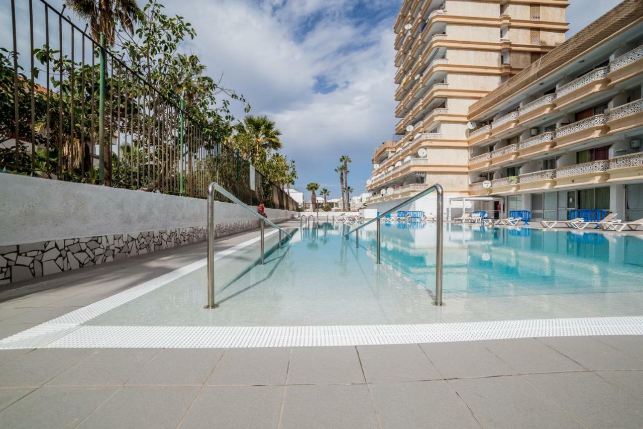 Un Dormitorio En Playa De Las Americas Costa Adeje  Exterior foto